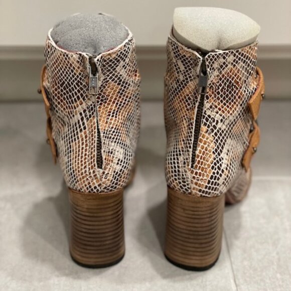 **SOLD** Freebird by Steven Tan Multi Snake Joey (original release) - Picture 3 of 5